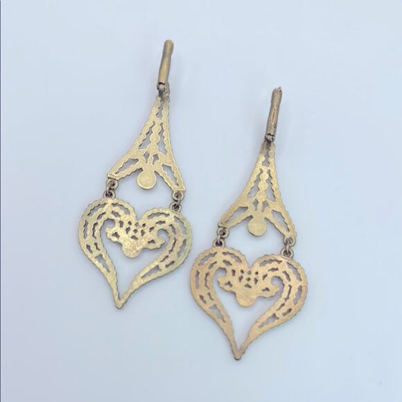 NEW! Francesca’s Elegant Gold Heart Drop Earrings - Picture 4 of 8